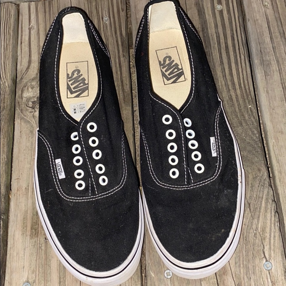 Low top Black Vans